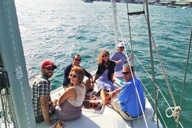 Private Lake Michigan Sailing Charter and Sightseeing Tour of Chicago - Whats Included in the Experience