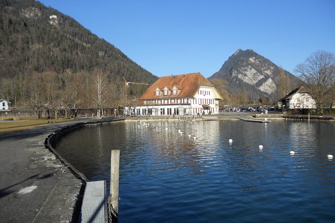 Private Lake Thun and Lake Brienz Express Tour From Interlaken - Discovering Lake Brienz