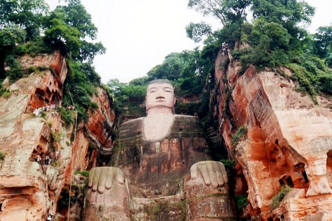 Private Leshan Day Trip With Panda Base - Exploring Leshans Giant Buddha