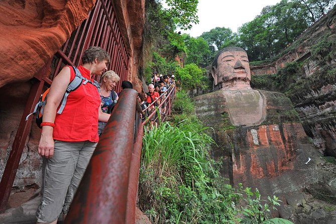 Private Leshan Giant Buddha and Local Food Tasting Trip - Review Highlights