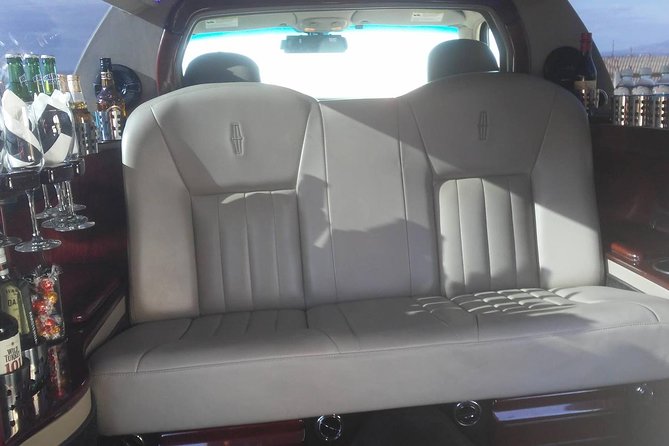 Private Limo 4-Hour Tour: Hollywood, Santa Monica and Venice - Meeting and Pickup