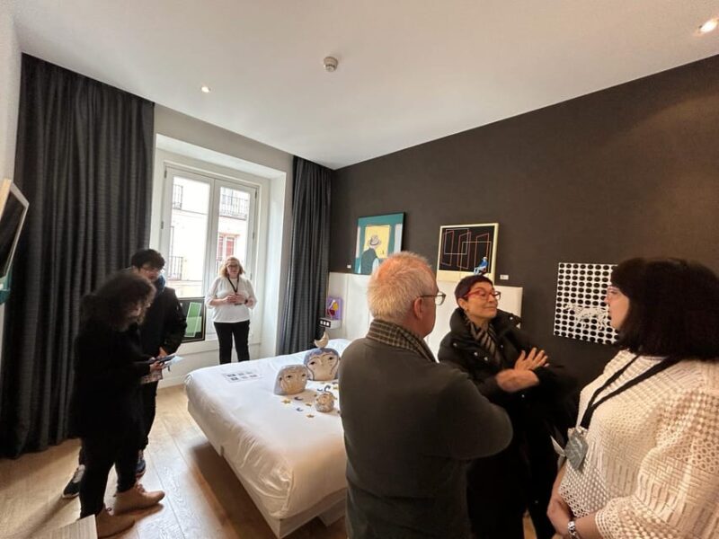 Private Lisbon Art Gallery Tour - Local Art Scene Insights