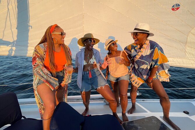 PRIVATE Local Sunset Sail by a Certified Captain - Inclusions and Amenities