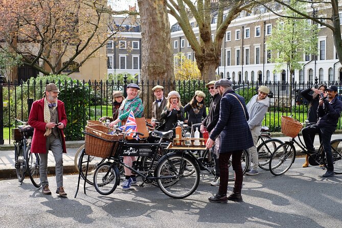 Private London Gin Safari: A Spirited, Juniper-Fuelled Jaunt - Artful Encounters: Street Art and Markets