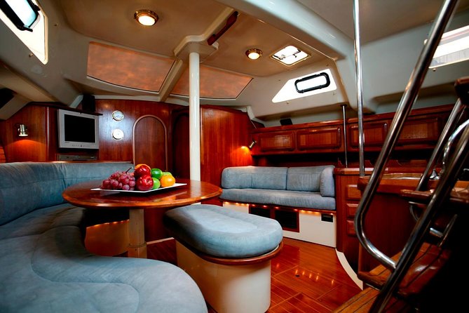 Private Luxury 42FT Sailing With Snorkeling in Los Cabos - Included Amenities and Activities