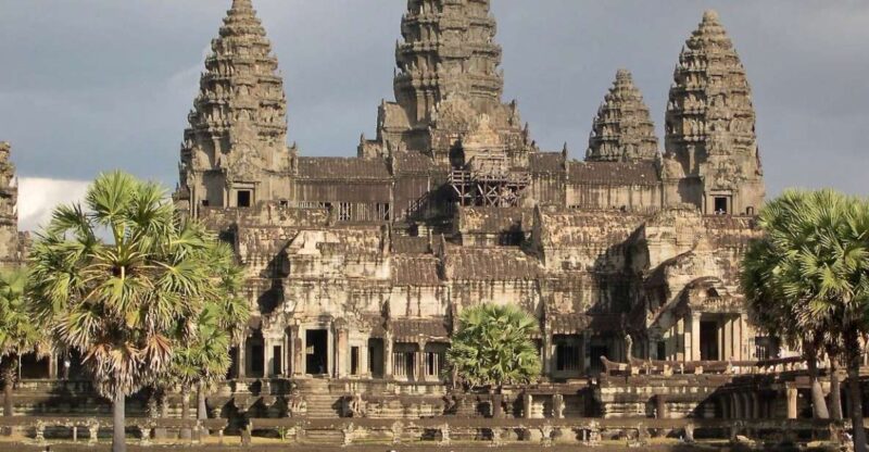 Private Luxury Angkor Wat Sunrise & Siem Reap City Tour - Guided Exploration