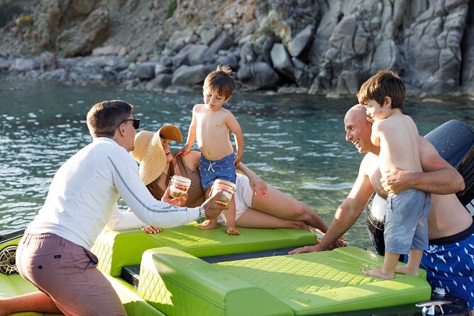 Private Luxury Boat Tour to Kimolos & Poliegos - Meeting and Pickup