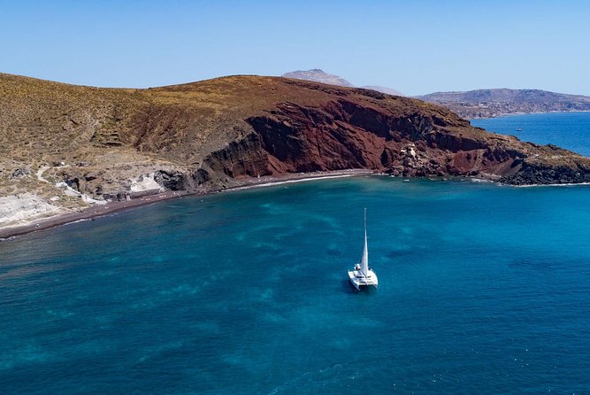Private Luxury Caldera Cruise With a Rich BBQ Meal and Open Bar! - Savor the Open Bar Offerings