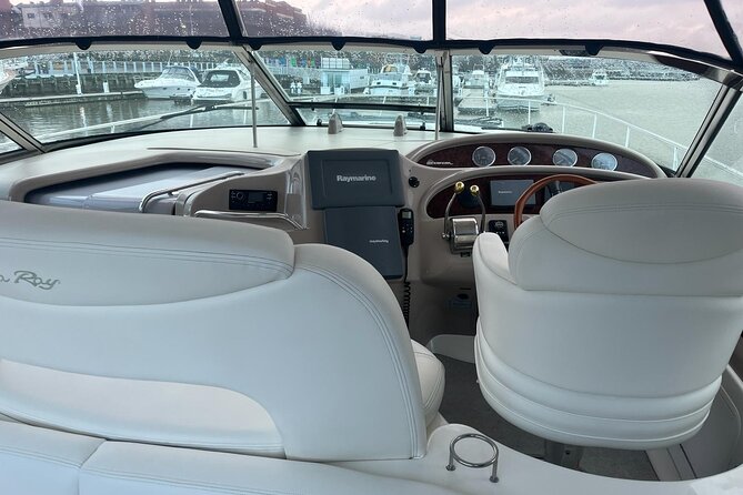 Private Luxury Charter on Potomac River - Seamless Meeting and Pickup Process
