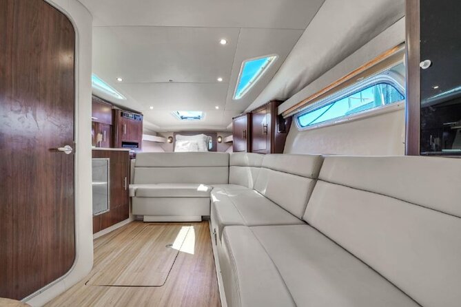 Private Luxury Four Hour Cruise Tour With 35 Cruiser - Accommodating Capacity