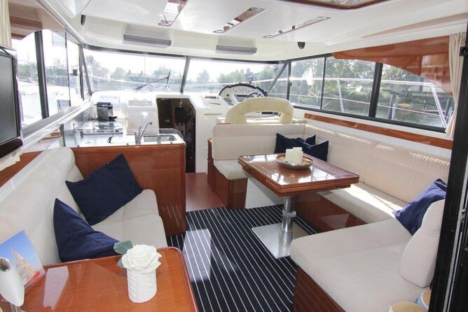 Private Luxury Motor Boat 6 & 8 Hour Full Day Charter - Meeting Information