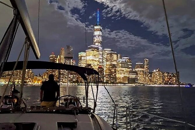 Private Luxury Sailing Tour New York City - Luxury Sailboat Amenities