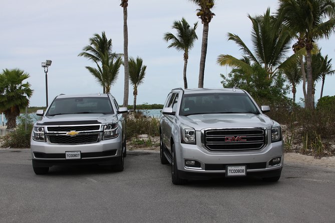 Private Luxury SUV Airport Transfer (Round-Trip) - Vehicle and Capacity Information