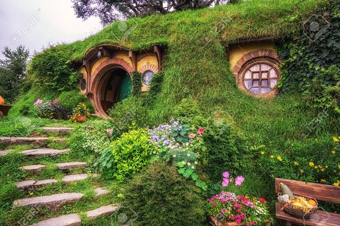 Private Luxury Tour From Auckland to Hobbiton Movie Set and Rotorua for Couples - Rotorua Highlights