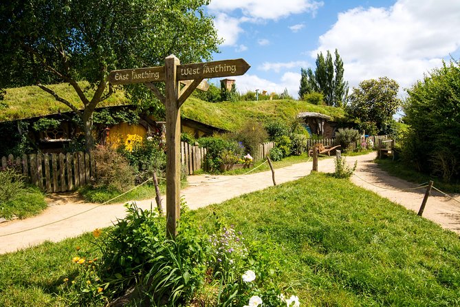 Private Luxury Tour From Auckland to Hobbiton Movie Set and Rotorua for Couples - Why Choose This Tour