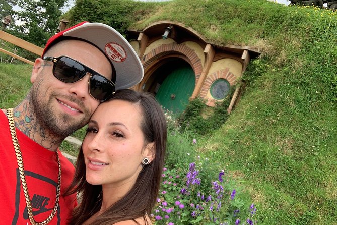 Private Luxury Tour to Hobbiton Movie Set & Waitimo Glowworm Cave - Unparalleled Luxury and Comfort