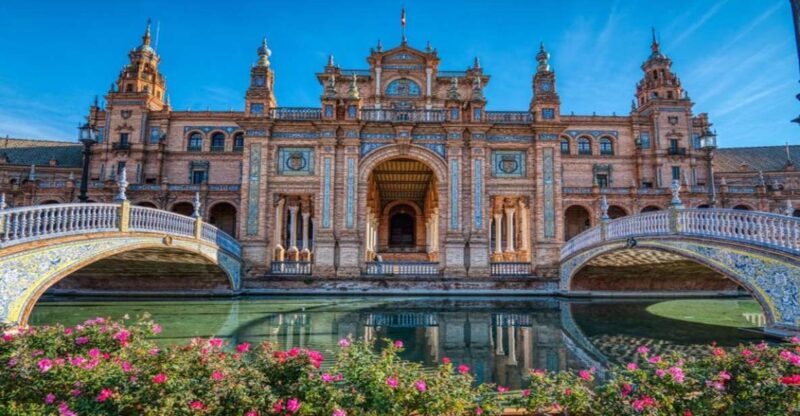 Private Luxury Transfer From Lisbon to Seville - Journey Duration and Route