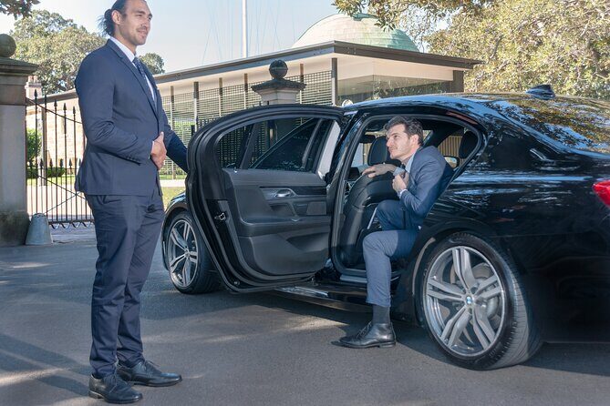Private Luxury Transfer from Perth CBD to Perth Airport - How Does It Compare to Other Options?