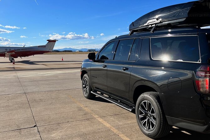 Private Luxury Transportation From Airport to Denver - Vehicle Features