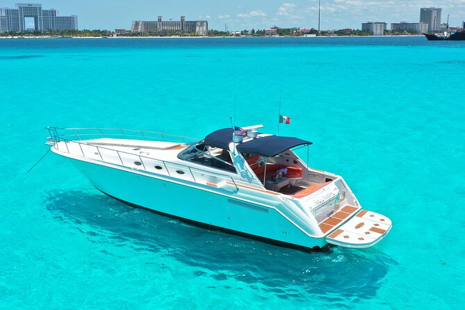 Private Luxury Yacht 55FT Rental in Cancun - Yacht Size and Amenities