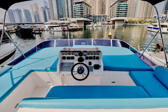 Private Luxury Yacht Cruise Around Atlantis and Dubai Marina - Visitor Reviews