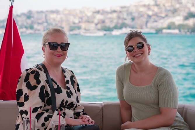 Private Luxury Yacht Cruise in Istanbul Bosphorus - Meeting and Departure