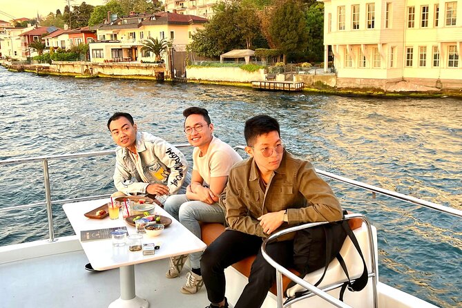 Private Luxury Yacht Cruise in Istanbul Bosphorus - Customization Options