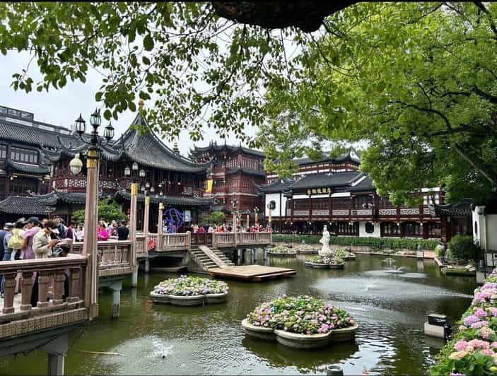 Private Lyaover: Cruising Shanghai in A Tesla - Tesla Experience