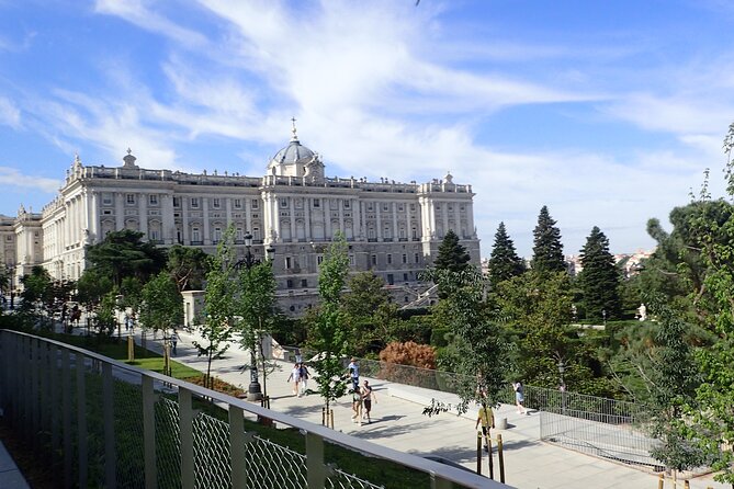 Private Madrid City Tour | Bike or E-Bike | Exclusive Guided Tour - Participant Requirements