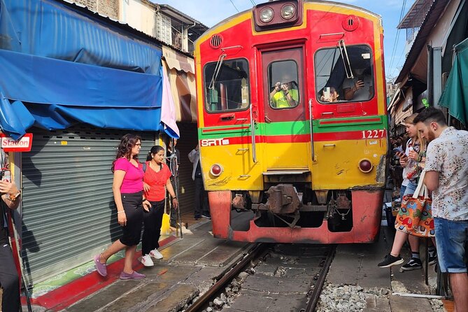 Private Maeklong Railway Market and Amphawa Floating Market Tour. - Reviews
