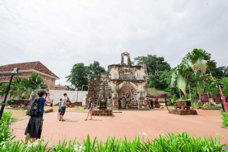 Private: Malacca Night Tour With River Cruise & Trishaw Ride - Trishaw Ride Experience