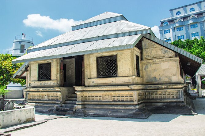Private Male City Walking Tour With Optional Vilimale Tour - Inclusions and Fees
