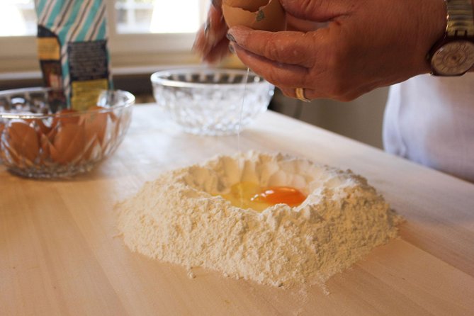 Private Market Tour and Cooking Class in Bologna With a Local in Her Home - About the Host