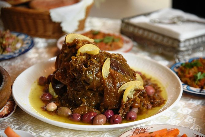 Private Market Tour and Cooking Class With a Casablanca Local With Transfers - Exploring the Private Market