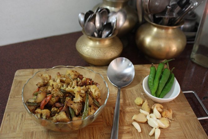 Private Market Tour and Cooking Lesson in a Local New Delhi Home - Key Points