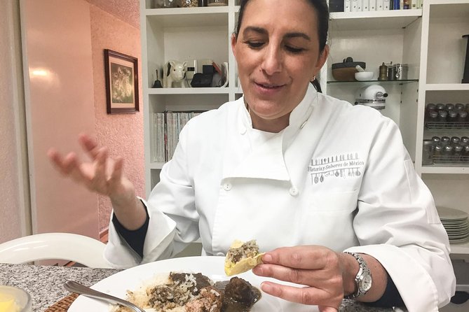 Private Market Tour and Cooking With a Local Lucia in Mexico City - Main Course Selections