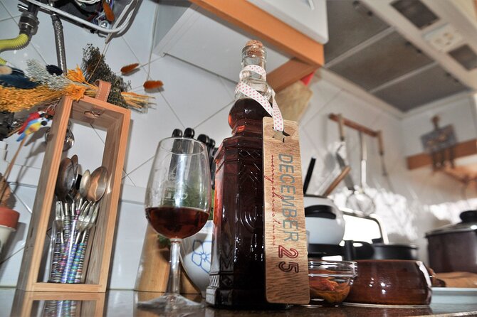 Private Market Tour and Portuguese Cooking in a Local Lisbon Home - Key Points