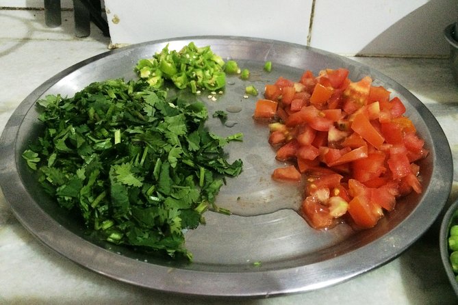 Private Market Tour & Vegetarian Cooking Class & Meal in a Local Jaipur Home - Highlights of the Tour and Class