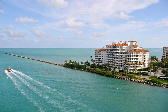Private Miami Boat Tours With a Captain in a 33' Sundancer - Key Points