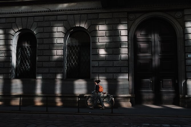Private Milan Street Photography Walking Tour With an Artist - Participant Experience