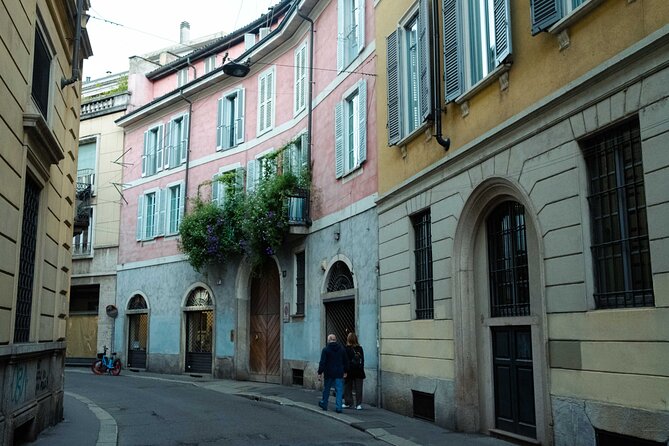 Private Milan Street Photography Walking Tour With an Artist - Review Highlights