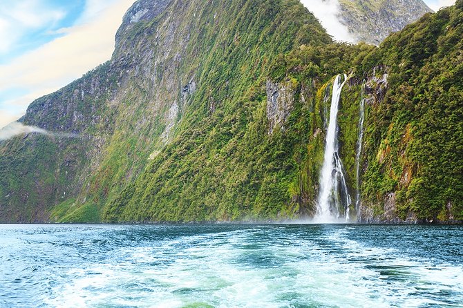 Private Milford Sound Tour With Cruise & Lunch From Te Anau - Cruise Experience