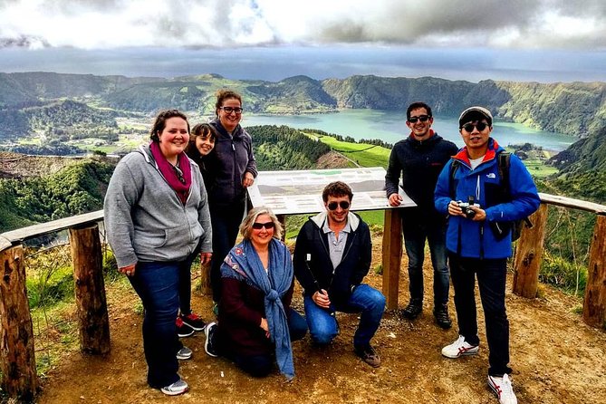 Private Mini Van Sete Cidades and Lagoa Do Fogo (1-6 People) - Meeting and Pickup