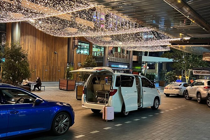 Private Mini Van Transfer From Auckland Airport to Auckland City - About Shine Shuttle