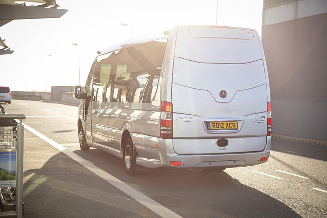 Private Minibus Arrival Transfer: Gatwick to Central London Airport - Minibus Capacity and Luggage