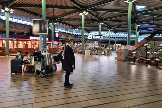Private Minivan Transfer to Rotterdam - Stress-free Transportation
