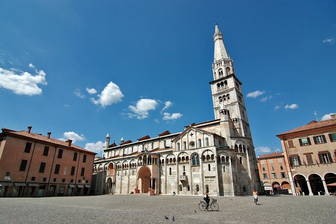 Private Modena Old Town Walking Tour - Customizing the Tour Itinerary