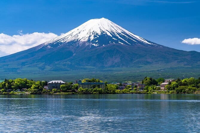 Private Mount Fuji Day Tour With English Speaking Chauffer - Pickup Information