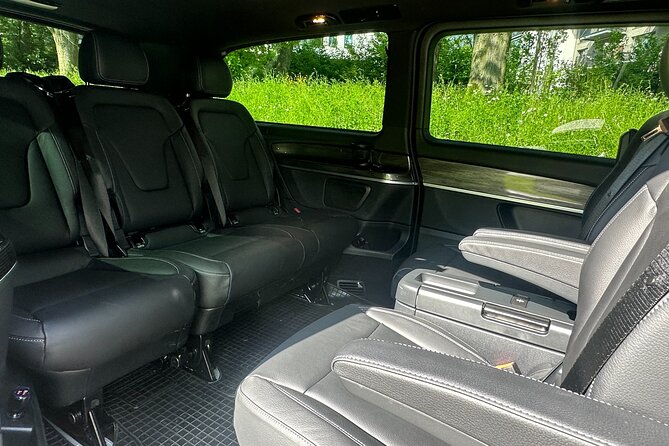 PRIVATE MPV TRANSFER From/To BRUSSELS AIRPORT (Max 6 Pax) ONE-WAY - Pickup and Drop-off Details