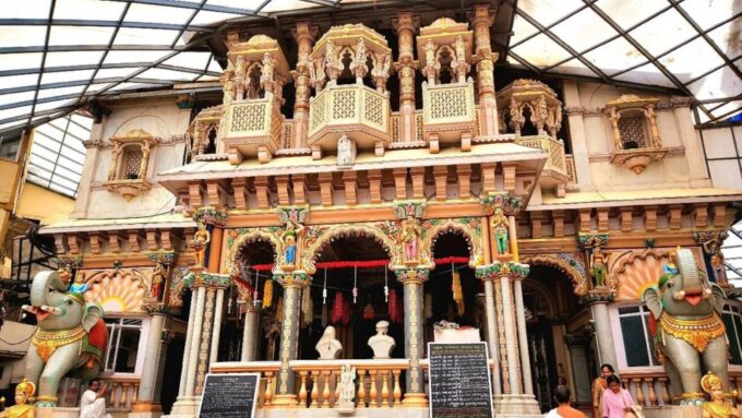 Private Mumbai Sightseeing Tour - Knowledgeable Tour Guides